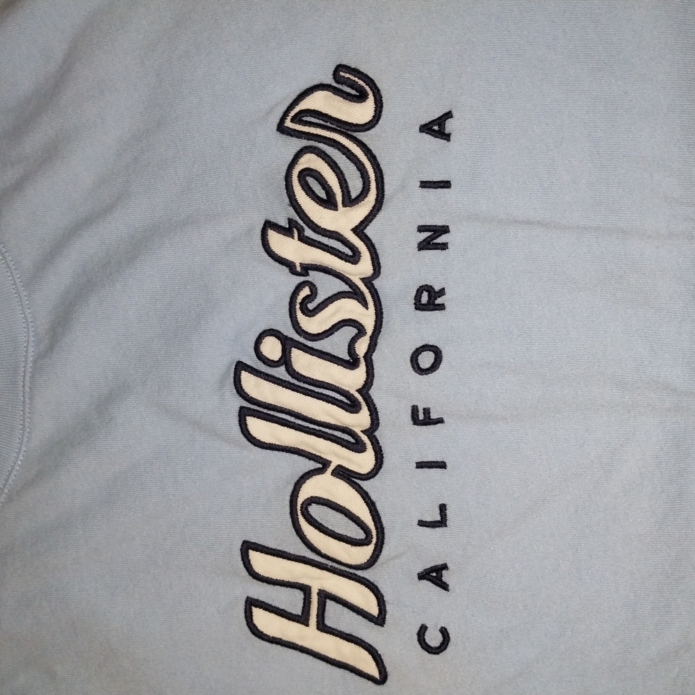 Hollister Light Blue Tee - Picture 1 of 3
